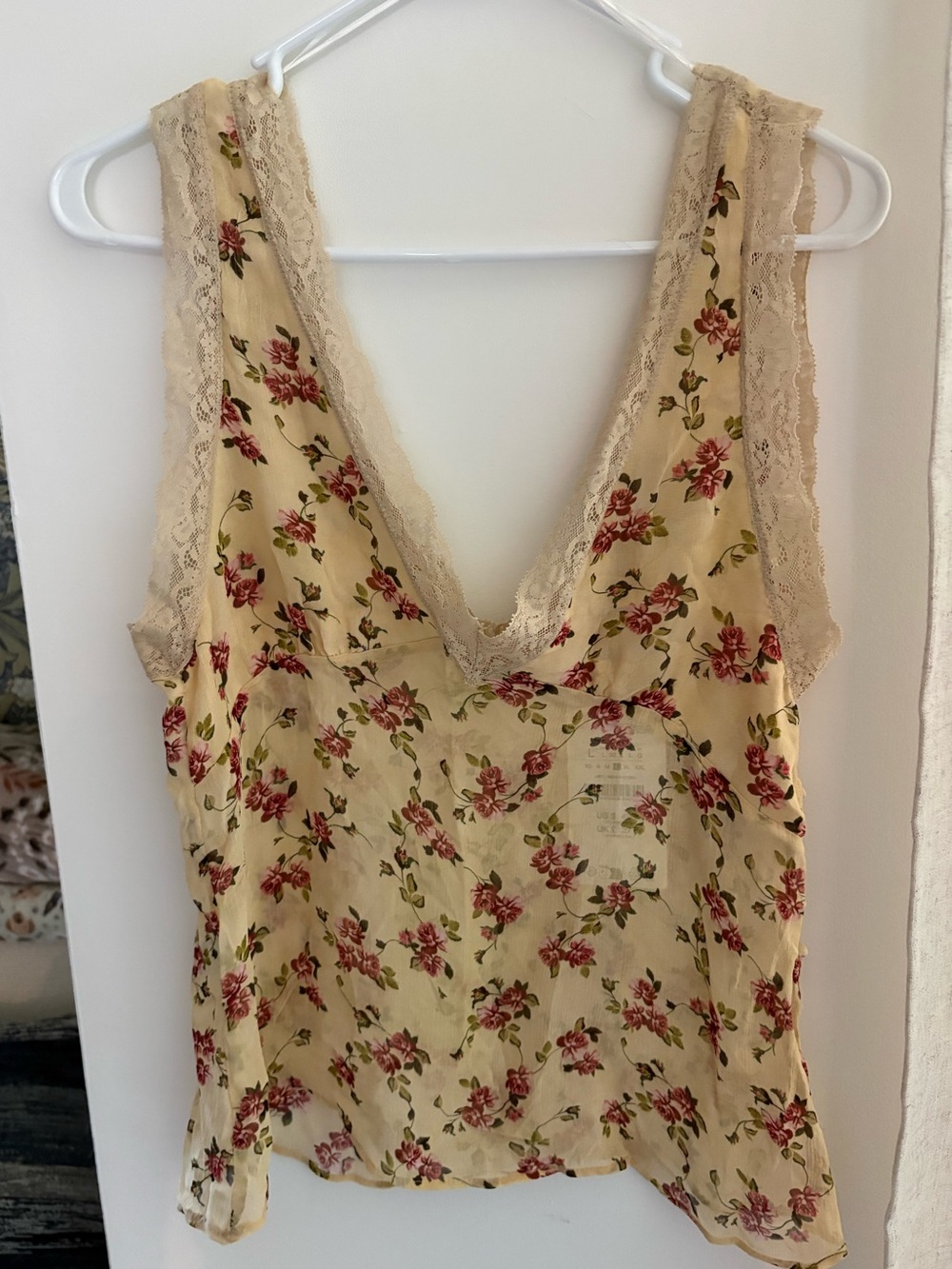 NWT Zara yellow summer tank with lace detail and floral print. Size L.